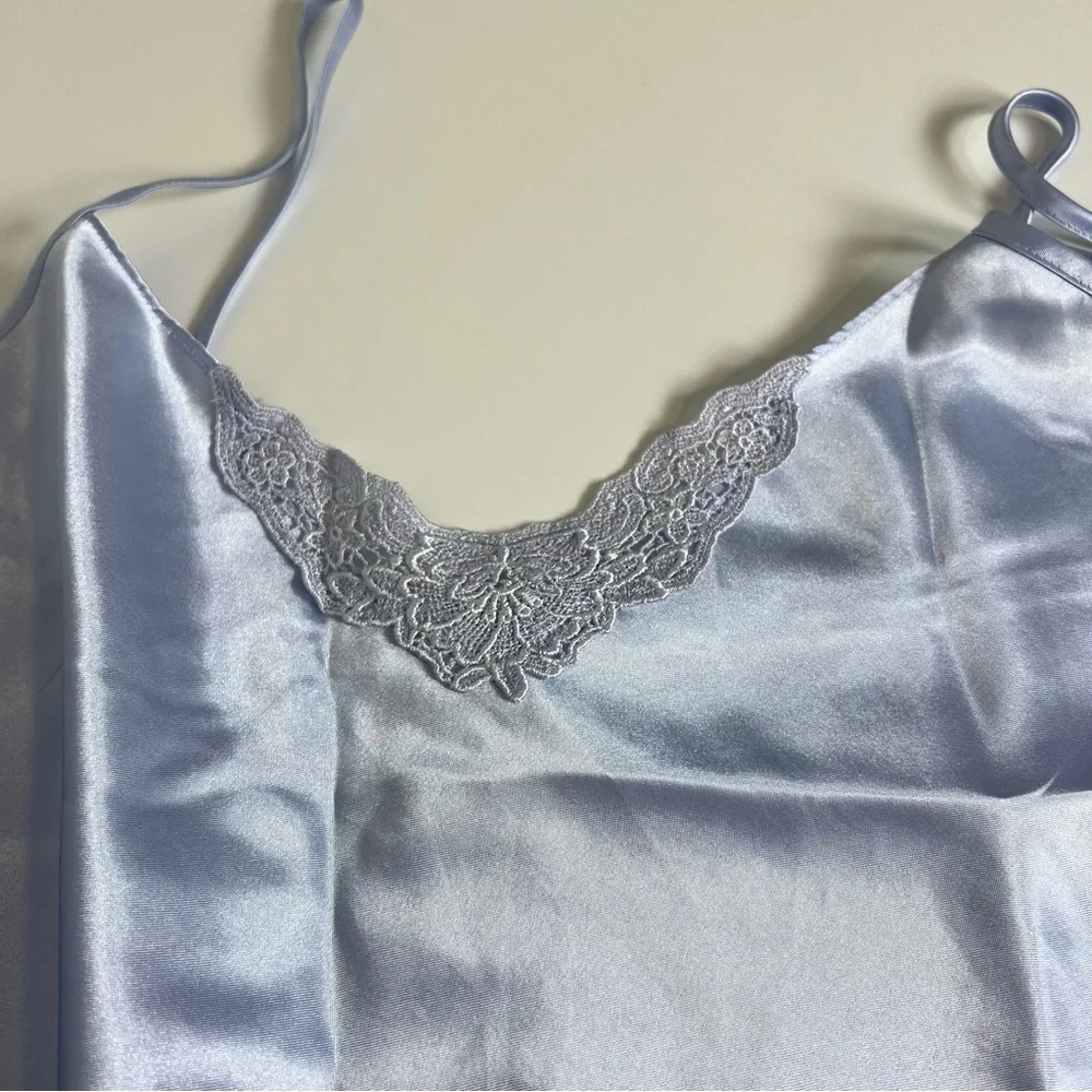 Vintage Gloria Vanderbilt Intimates | 2-Pc lilac Satin Chemise(l) & Robe(m) Set - Picture 6 of 13